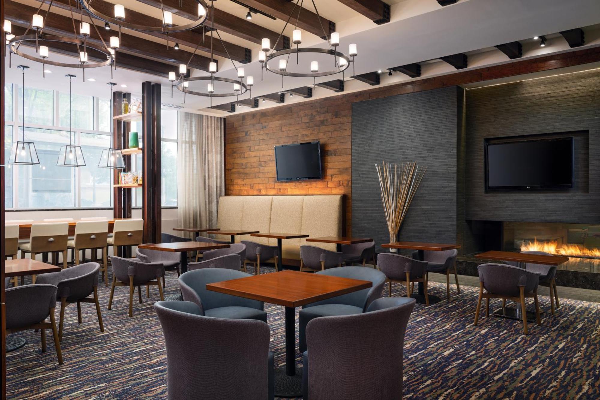 Homewood Suites Atlanta Midtown Exterior photo